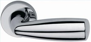 Дверная ручка DND Ego, на круглой розетке, хром