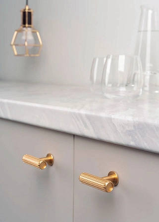 Мебельная ручка кнопка Viefe RILLE 55x38 мм золото матовое