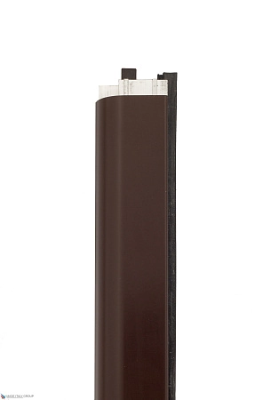 Автоматический порог накладной для межкомнатных дверей Comaglio 1450 / 700-500 мм, регулировка 1 уровень, темно-коричневый