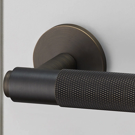 Дверные ручки Buster + Punch Cross Smoked Bronze затемнённая бронза