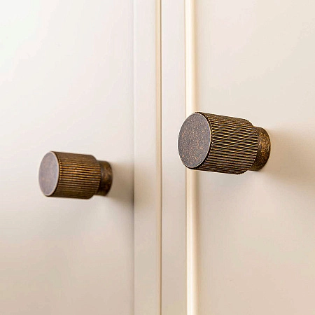 Мебельная ручка кнопка Viefe ARPA-D22 мм бронза античная